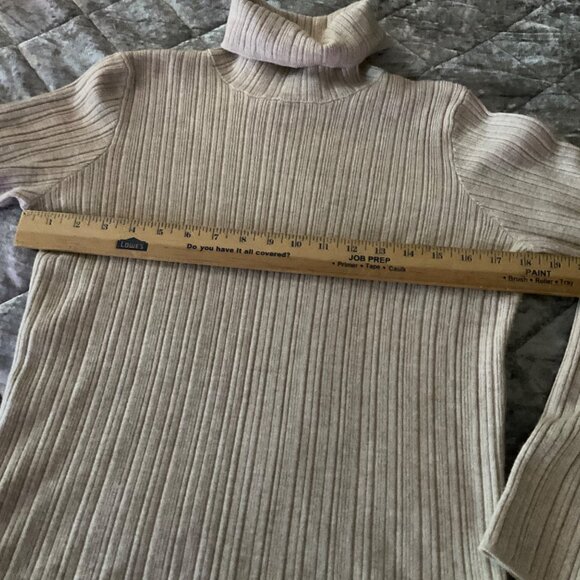 Halston Womens Medium Ribbed Turtleneck Sweater Extra Fine Merino Wool Beige - Picture 3 of 8